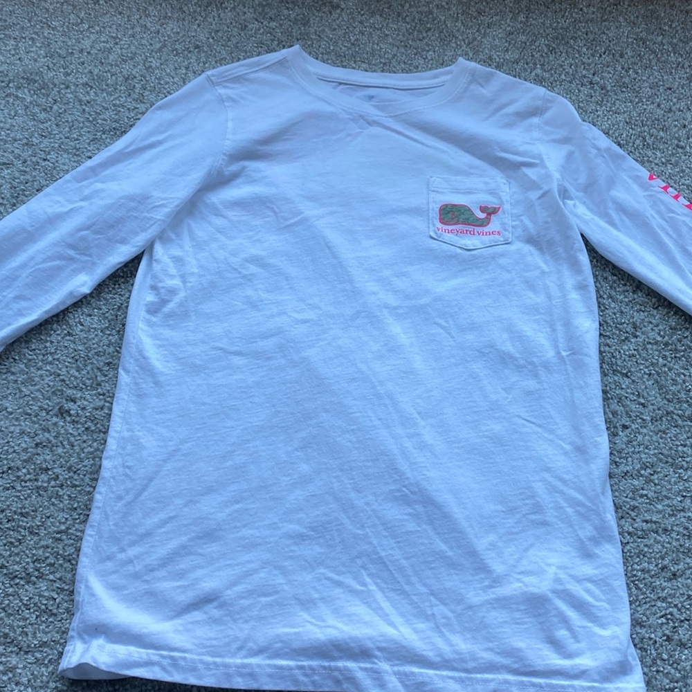 Vineyard Vines t-shirt size XS-New without tags!
